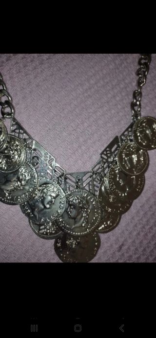 Collar colgante monedas