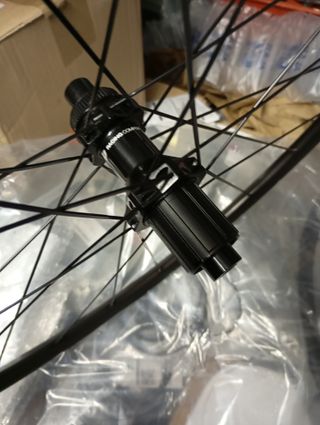 Coppia di ruote per bici da corsa freno a disco nu