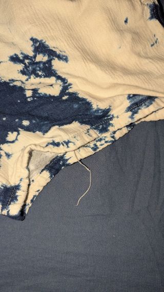 Conjunto tie dye sudadera y bermuda Zara