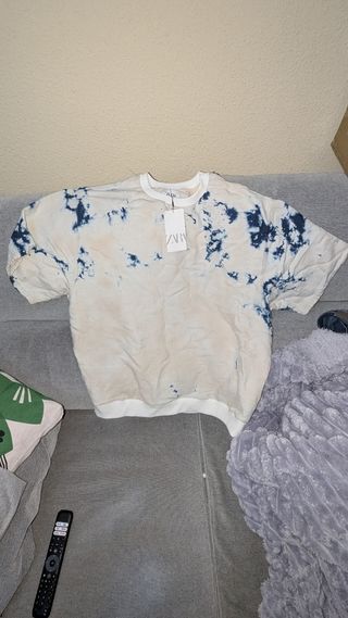 Conjunto tie dye sudadera y bermuda Zara