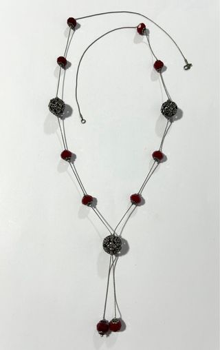 Collana vintage con pietre rosse  