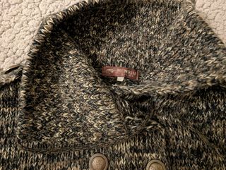 Camisola-casaco em tons castanho e preto