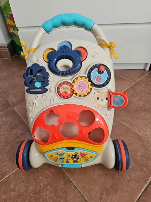 Vendo andador y correpasillos