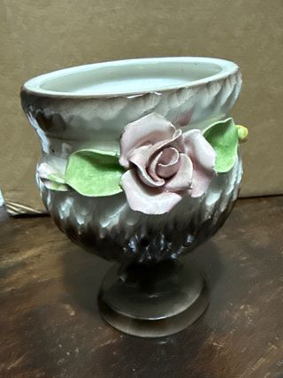 Ceramica artistica vaso decorato con fiori vintage