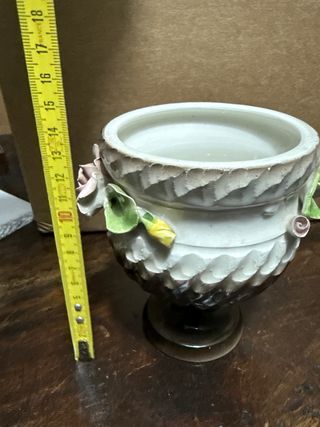 Ceramica artistica vaso decorato con fiori vintage