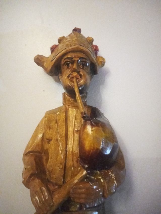 Escultura Figura Gaitero Gallego.