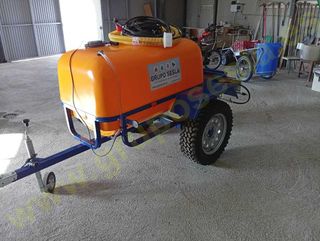 CUBA ARRASTRADA PARA FUMIGACION CON BARRA