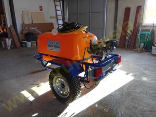 CUBA ARRASTRADA PARA FUMIGACION CON BARRA