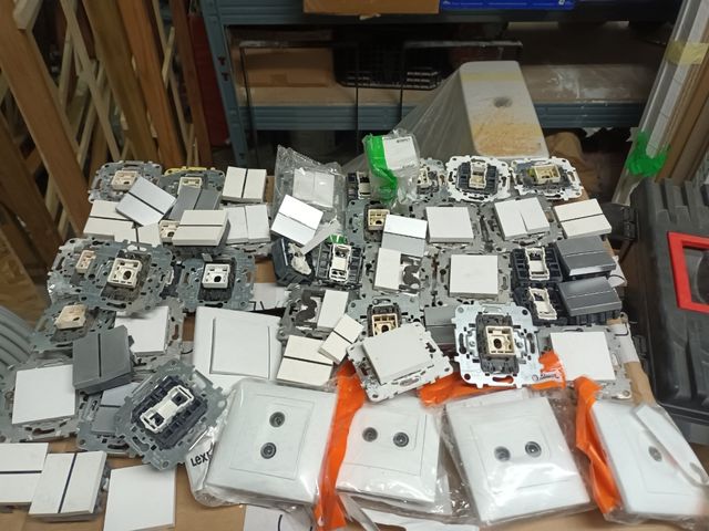 Se vende material electricidad