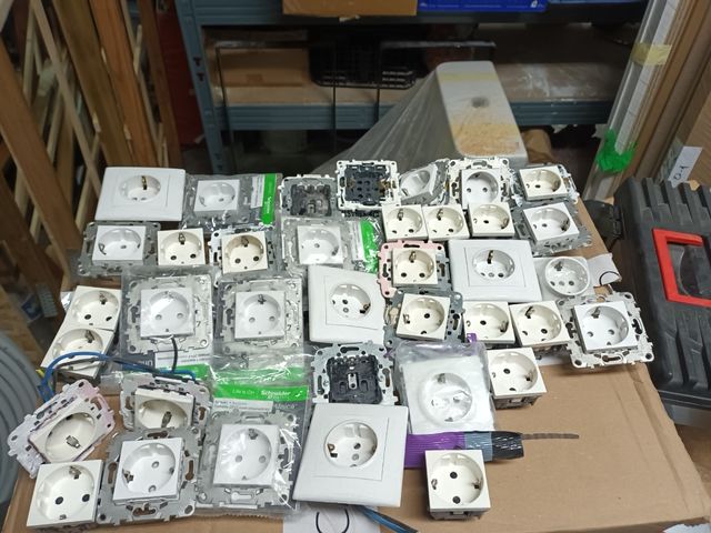 Se vende material electricidad