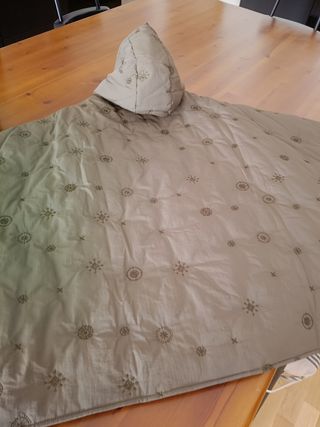 Poncho enguantado Desigual 