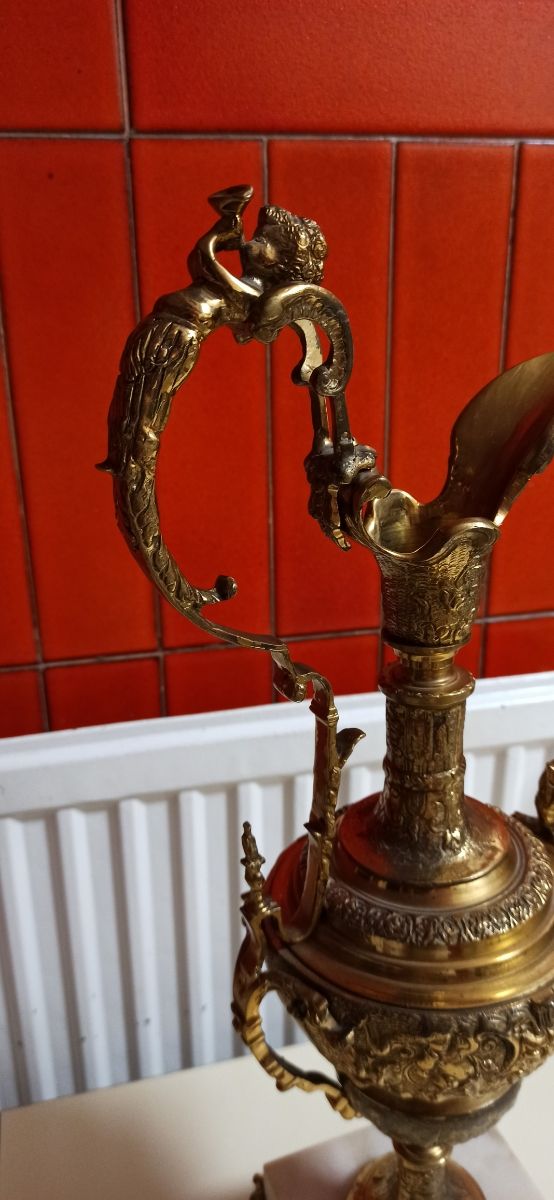 Jarrón de bronce y marmol