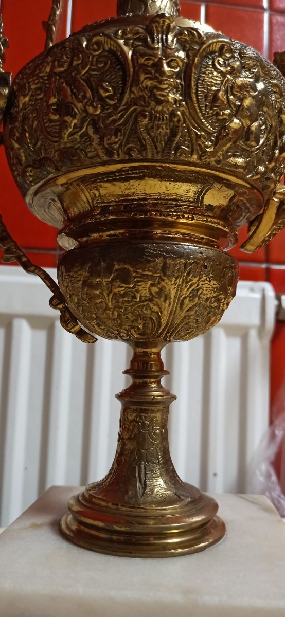 Jarrón de bronce y marmol