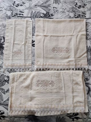 Juego de 3 toallas bordadas algodón marca Vimitex