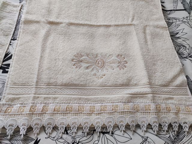 Juego de 3 toallas bordadas algodón marca Vimitex