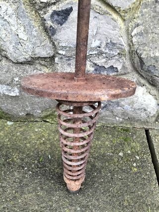 Saltador juguete antiguo