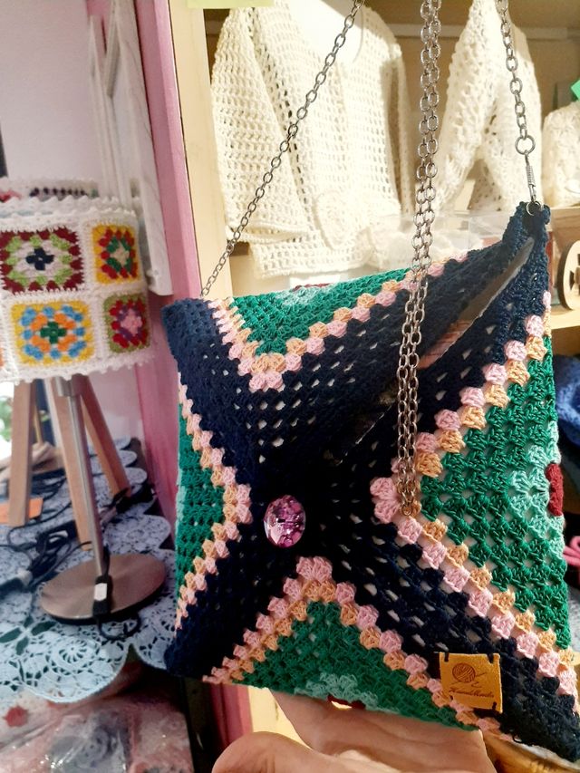 Pochette realizzata a mano con tecnica u