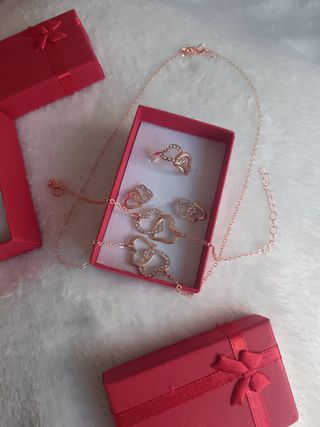 Reloj rosado mujer con pulsera collar pendientes