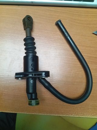 Cilindro maestro embrague 90578481