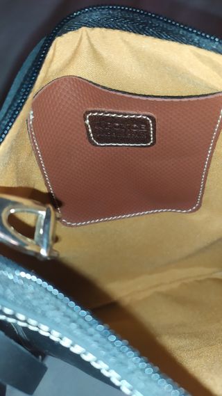 Bolso de piel negro