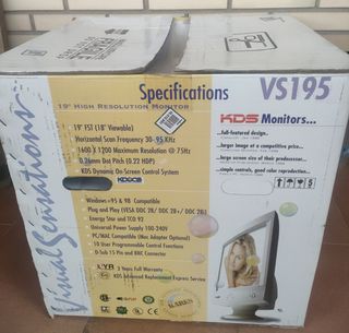 ORDENADOR SOBREMESA, MONITOR Y ALTAVOCES