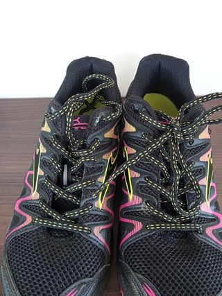 Zapatillas trail running. Joma T37.