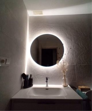 Espejo retroiluminado