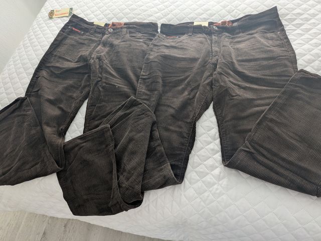2 Pantalones de pana marrones