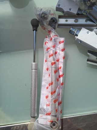 Bisagras y colgadores