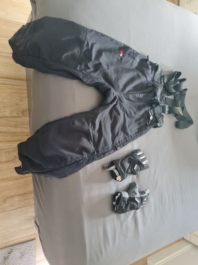 Pantalon y guantes de nieve