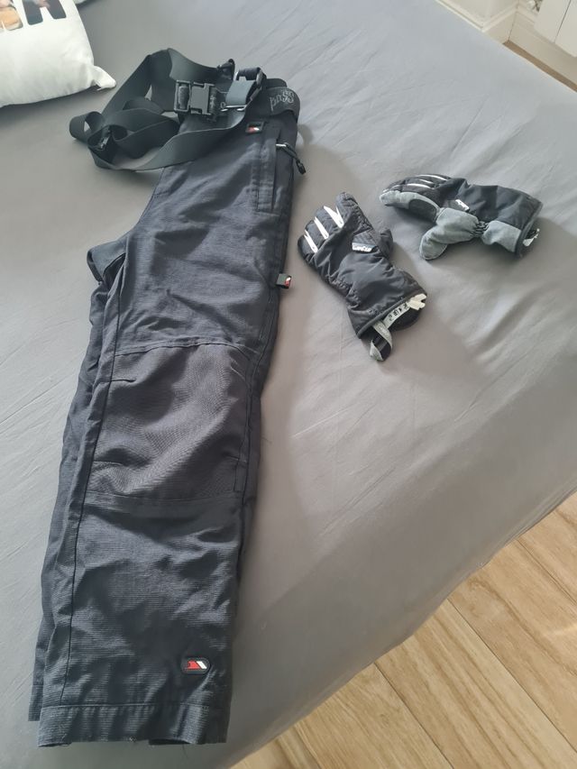 Pantalon y guantes de nieve