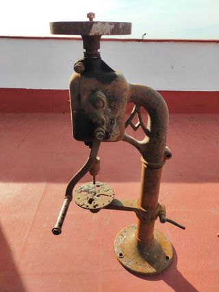 Taladro vertical manual