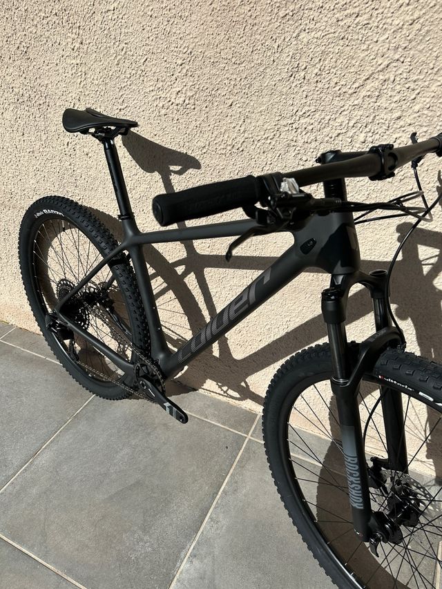 Coluer Carbono Poison talla M 2025