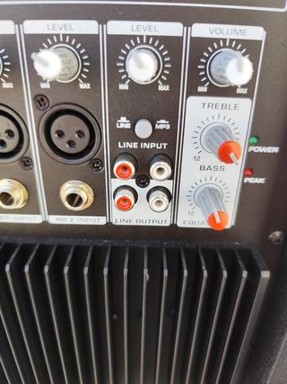 Altavox autoamplificado 15"