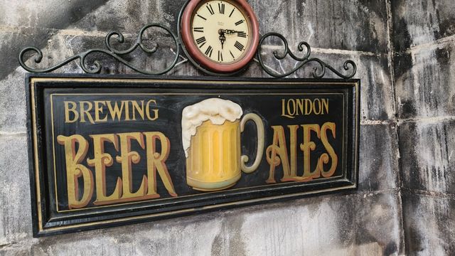 Aplique de decoración con relox