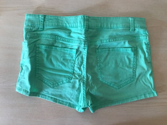 Short Primark color verde