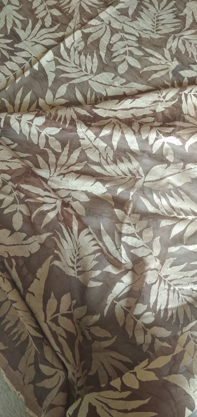 Retal tipo organza con hojas