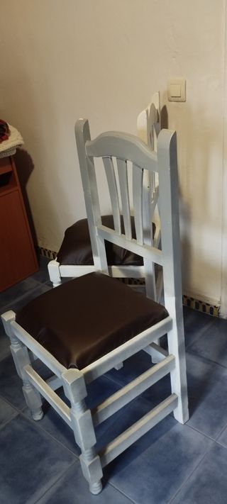Lote 2 sillas rústicas