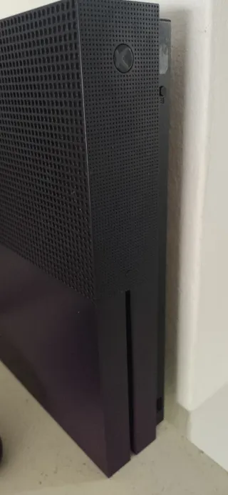 Xbox One S edizione Fortnite verde