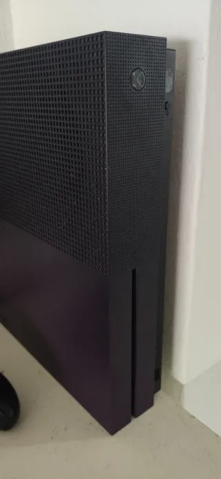 Xbox One S edizione Fortnite verde