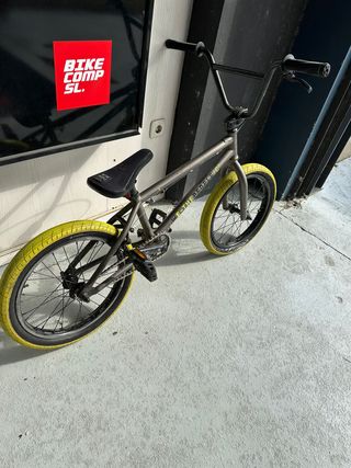 BICICLETA BMX WETHEPEOPLE 18"