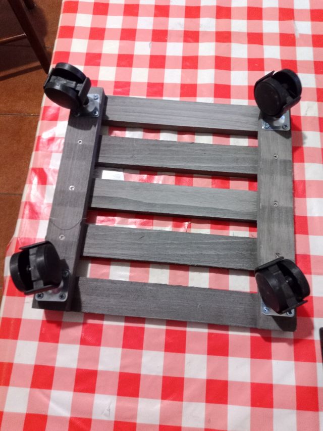 Carrello porta vasi o piccoli oggetti