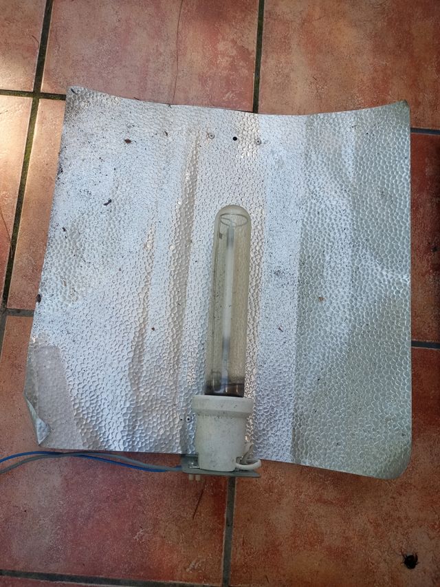 Riflettenti e lampadine da 600 Watt