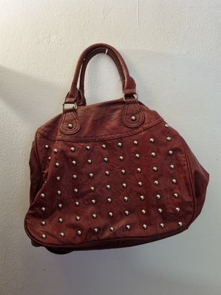 Bolso rojo mujer tachuelas