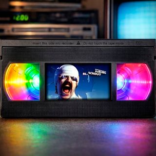 LÁMPARA SCORPIONS BLACKOUT VHS LED MULTICOLOR