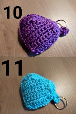 1 Portachiavi o ciondolo CUORE all'uncinetto