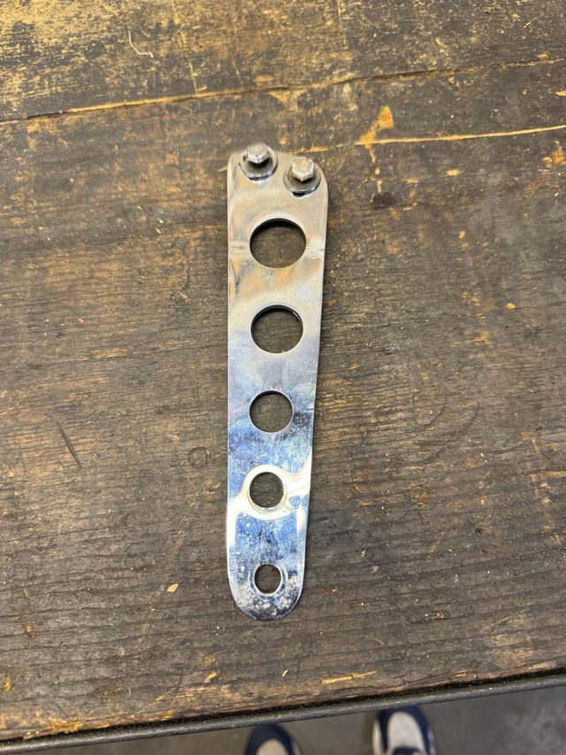 Tirante.tambor delantero  ducati 24 horasOriginal