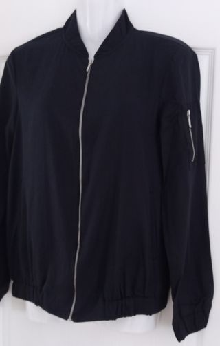 Cazadora bomber negra Stradivarius T.S