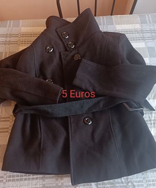 Vendo 9 vestidos y 1 chaqueta .