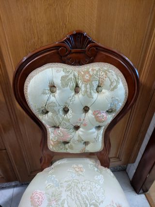 Sillas antiguas de madera